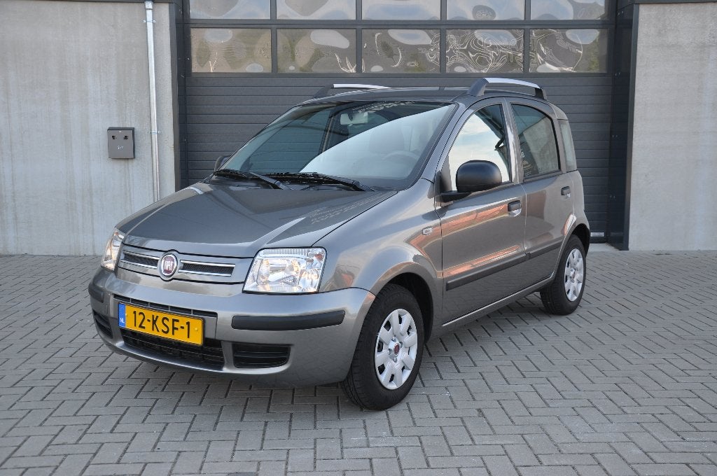 Fiat Panda 1.2 44KW 60PK 2010 Grijs, Auto's, Voorwielaandrijving, Dealer onderhouden, Stof, 1242 cc