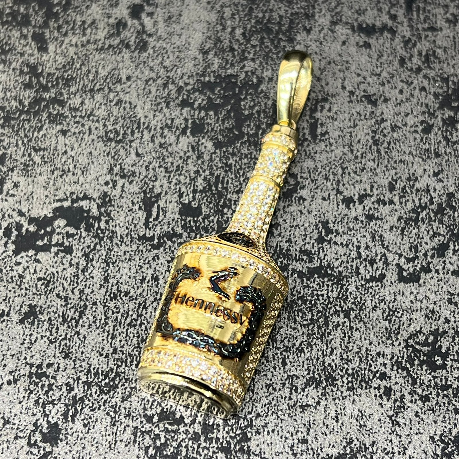 14 kataats gouden hanger Hennessy model, Ophalen of Verzenden, Nieuw, Goud, Kruis of Symbool