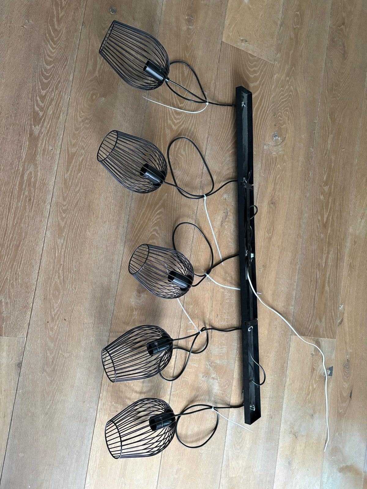 Zwarte hanglamp met 5 kooikappen - Industrieel design, Ophalen, Zo goed als nieuw, Metaal, E27 (groot)