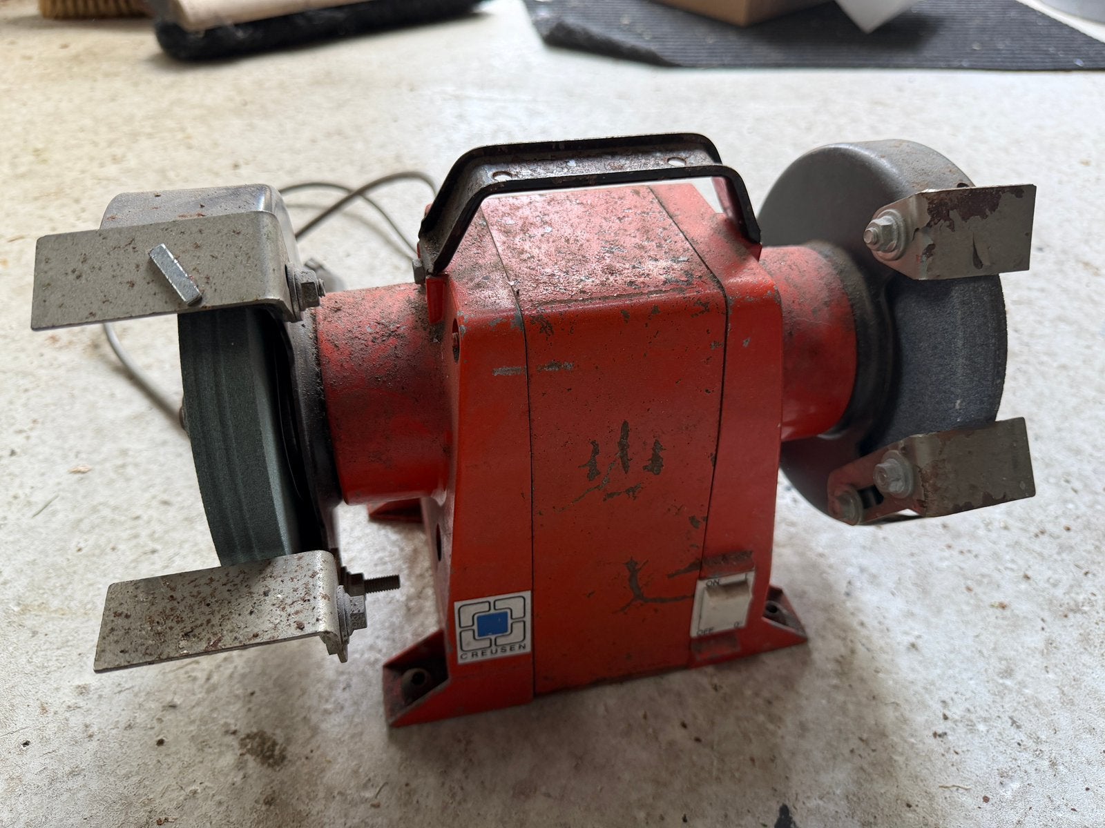 Creusen werkbank slijpmachine, Ophalen, Zo goed als nieuw, Minder dan 700 watt, Haakse handslijpmachine