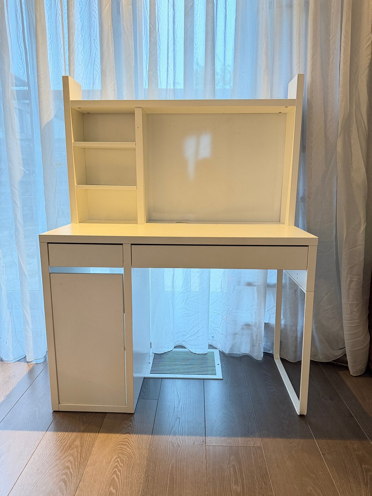 Ikea Micke Bureau met Opbouwdeel Hoog, Huis en Inrichting, Ophalen, 105 cm, Gebruikt, 50 cm