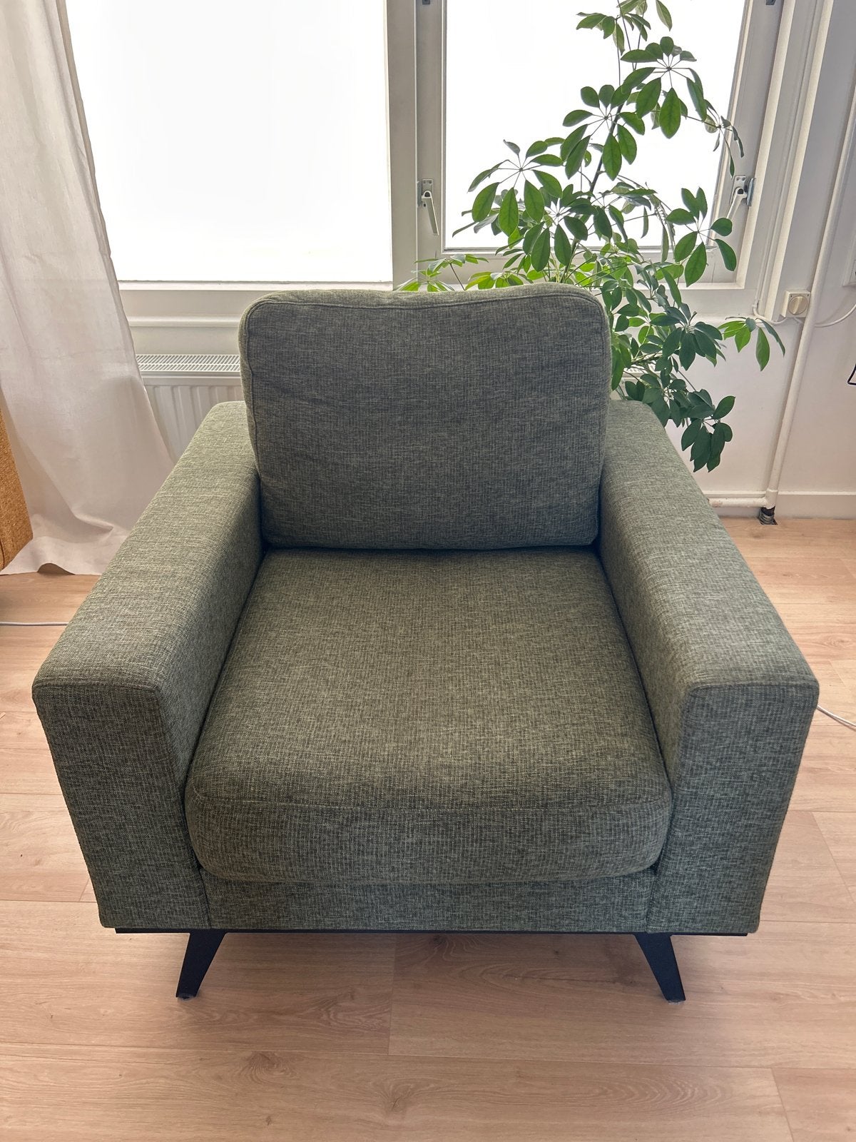 Comfortabele groene fauteuil, Ophalen, Zo goed als nieuw, Stof, 75 tot 100 cm