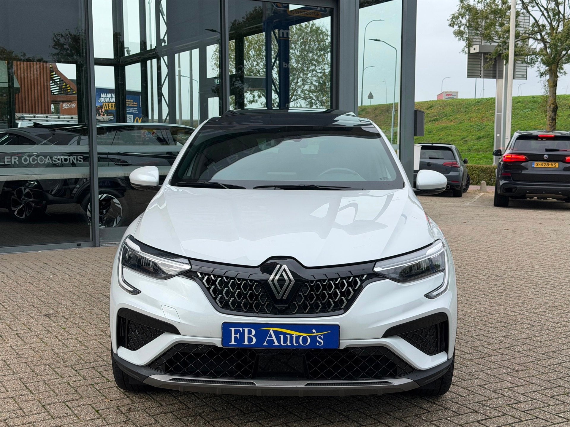 Renault ARKANA TCe Hybride 140 Tech Airco Lmv Navi Camera Pa, Auto's, Arkana, Gebruikt, 4 cilinders, Leder en Stof