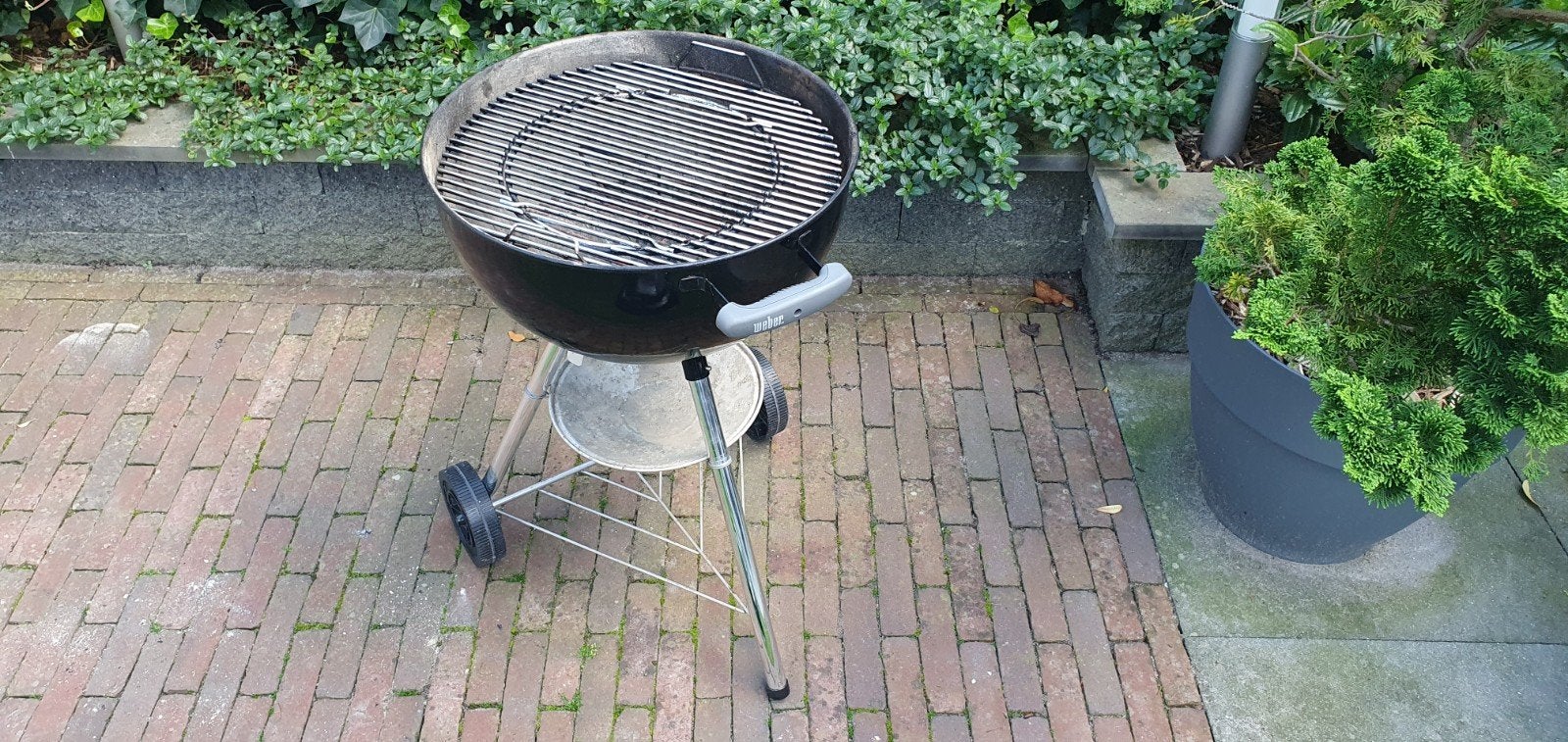 Weber 47cm Compact Kettle barbecue met brikettenstarter, Ophalen, Gebruikt, Weber, Met accessoires