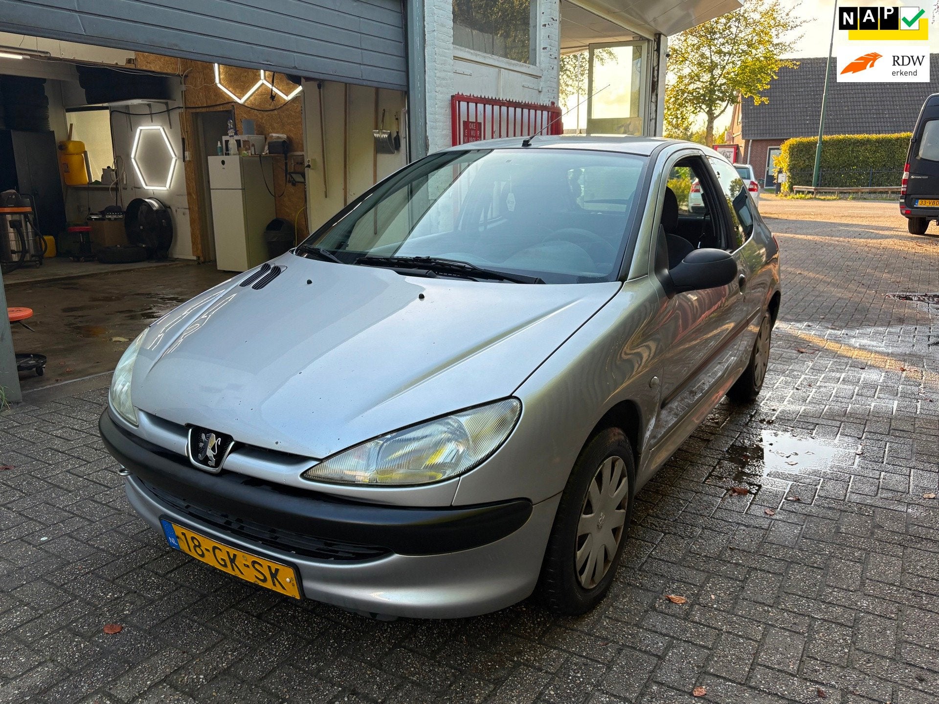 Peugeot 206 1.4 XR|APK - Volle tank - inruilkoopje, Auto's, Voorwielaandrijving, Stof, 31 €/maand, 4 cilinders