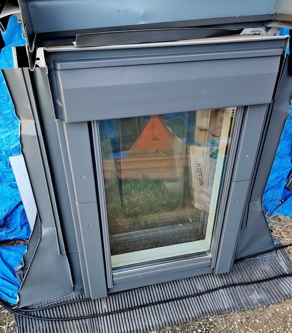 2x Houten VELUX Dakraam - Anthraciet (incl. gootstukken), Ophalen