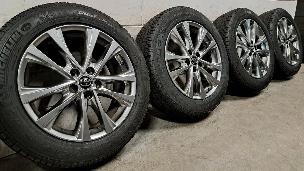 Winterbanden Toyota RAV4 BZ4X B10 NX RX400 Across 235/55/18, 18 inch, Gebruikt, Banden en Velgen, 235 mm
