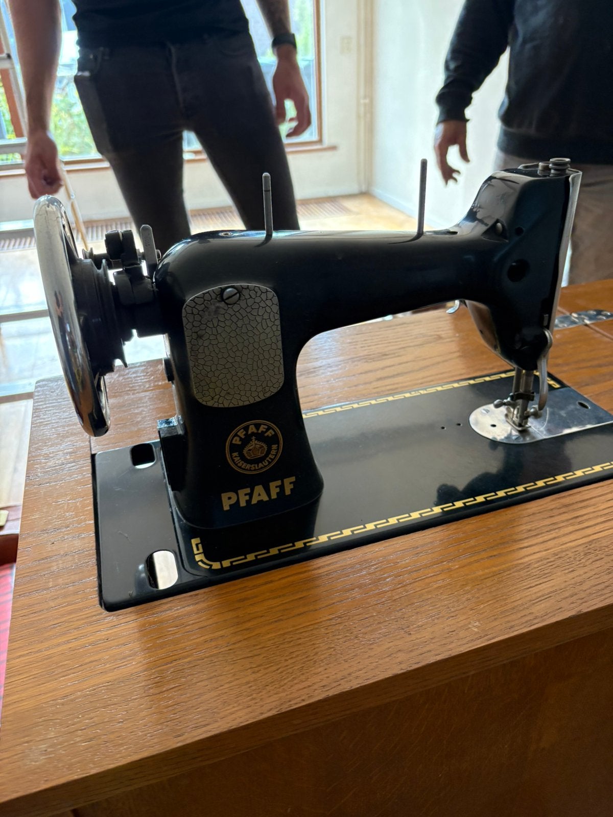 Antieke Pfaff 30 trapnaaimachine in mooie kast, Ophalen