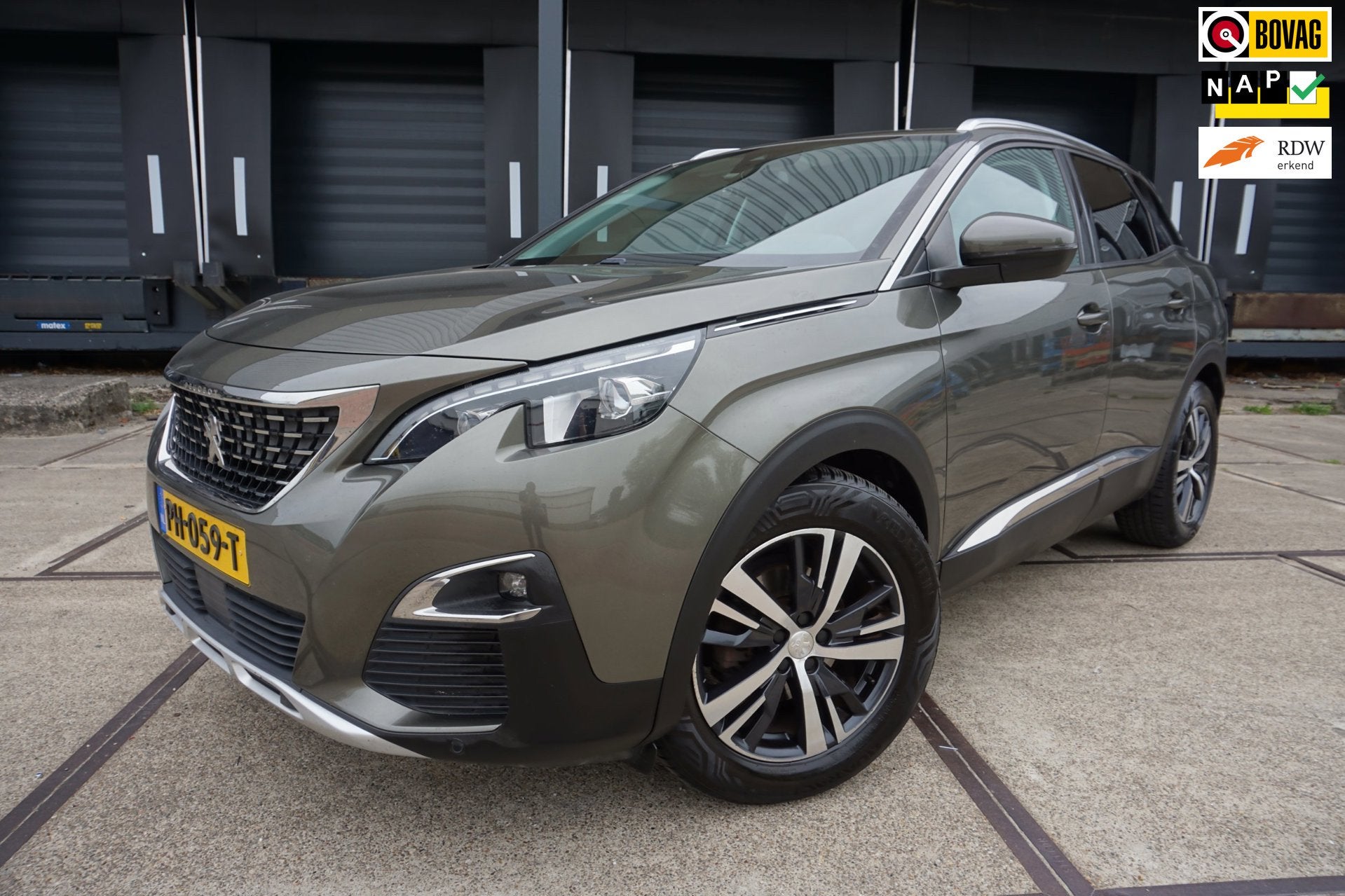 Peugeot 3008 1.2 PureTech Allure, Gebruikt, 1199 cc, Leder en Stof, Origineel Nederlands