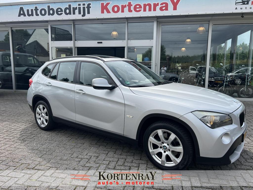 BMW X1 sDrive18i Panorama,Schuif/kanteldak,NAVI, Nw distribu, X1, Euro 5, Parkeersensor, 4 cilinders