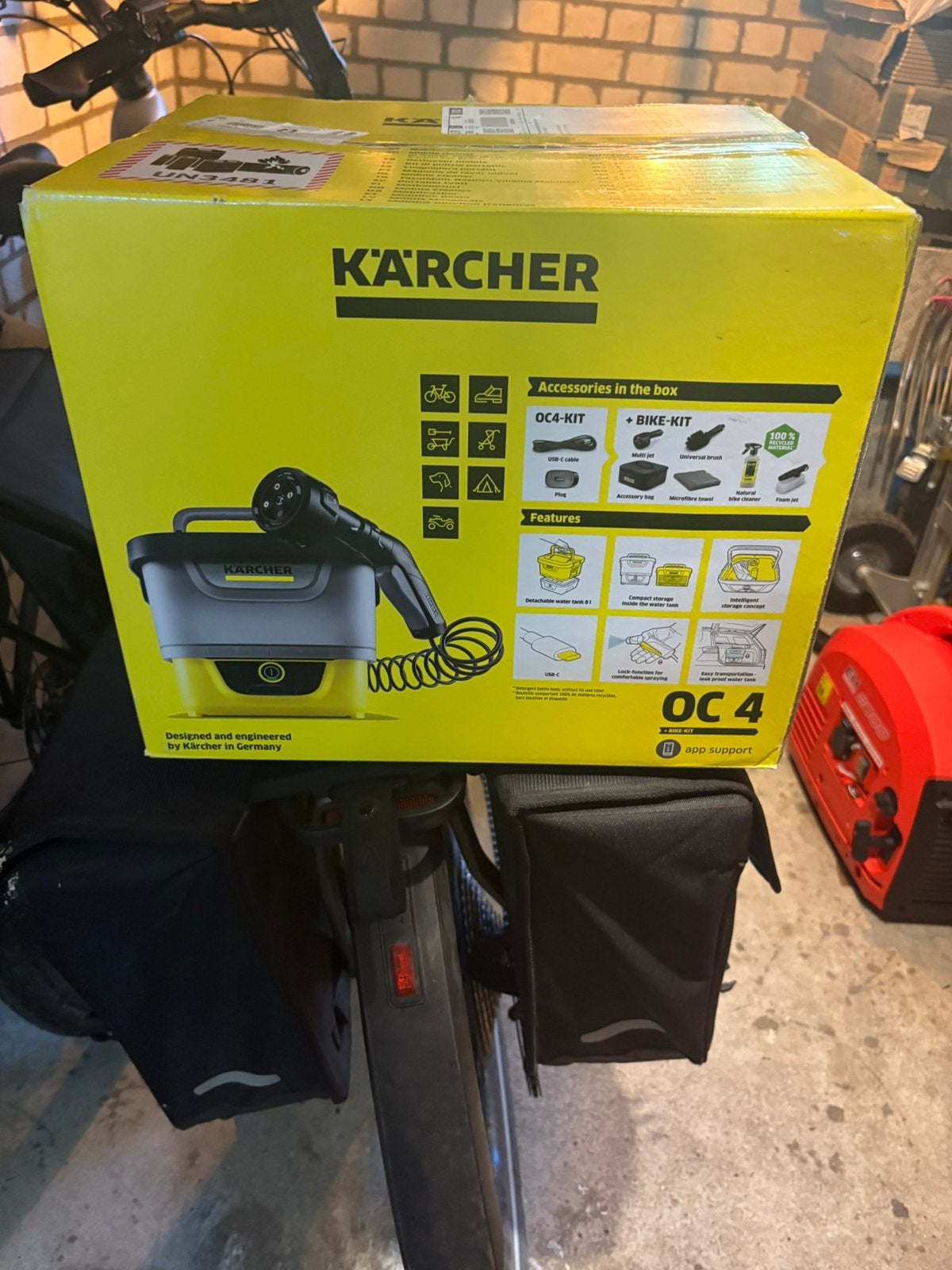 Nieuw KÄRCHER Mobile Outdoor Cleaner OC 4 + Bike Kit, Tuin en Terras, Ophalen of Verzenden, Zo goed als nieuw, Elektrisch