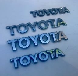 TOYOTA embleem letters, Verzamelen, Ophalen of Verzenden, Auto's