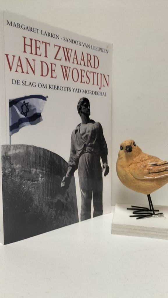 Larkin, Margaret e.a.; Het zwaard van de woestijn (Kibboets, Ophalen of Verzenden, Gelezen, Afrika