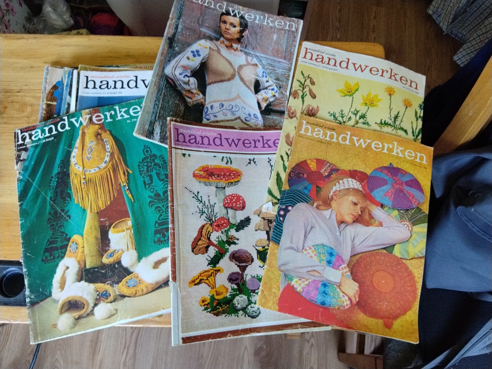 Maandblad Ariadne handwerken 1969, 1970, 1971 + cassette, Ophalen of Verzenden, Gelezen, Overige typen