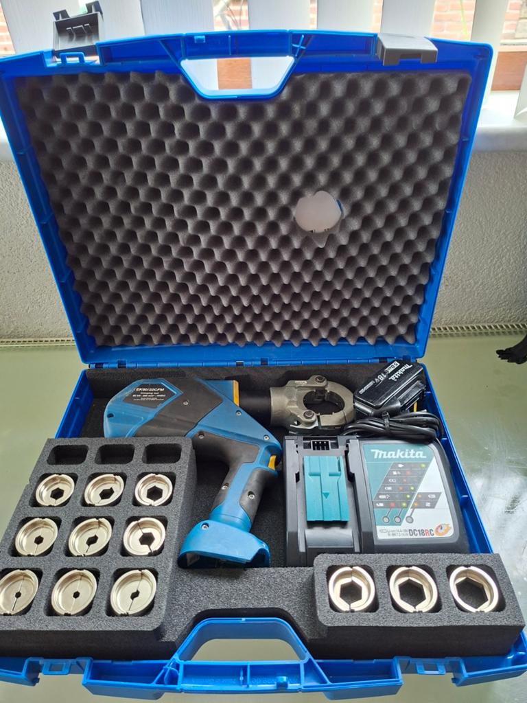 Klauke EK60/22CFM Accu Perstang met Makita Accu en Lader, Ophalen, Gebruikt