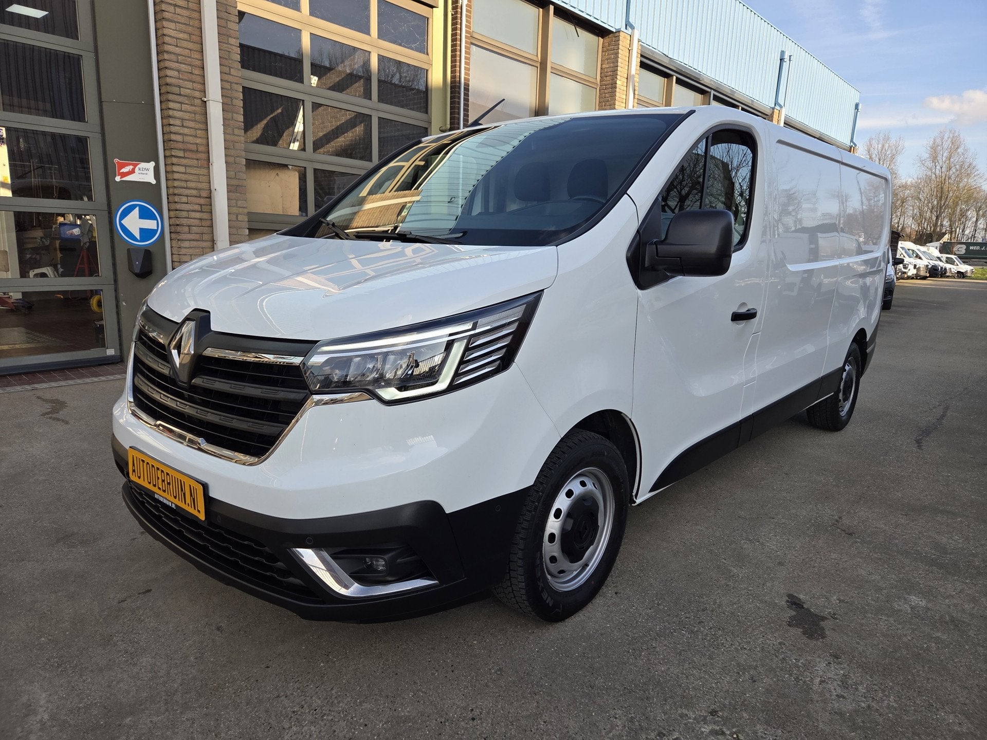 Renault Trafic 2.0 dCi 130Pk/ 96 Kw Nieuw model L2 Business, Auto's, Voorwielaandrijving, Stof, Gebruikt, 4 cilinders
