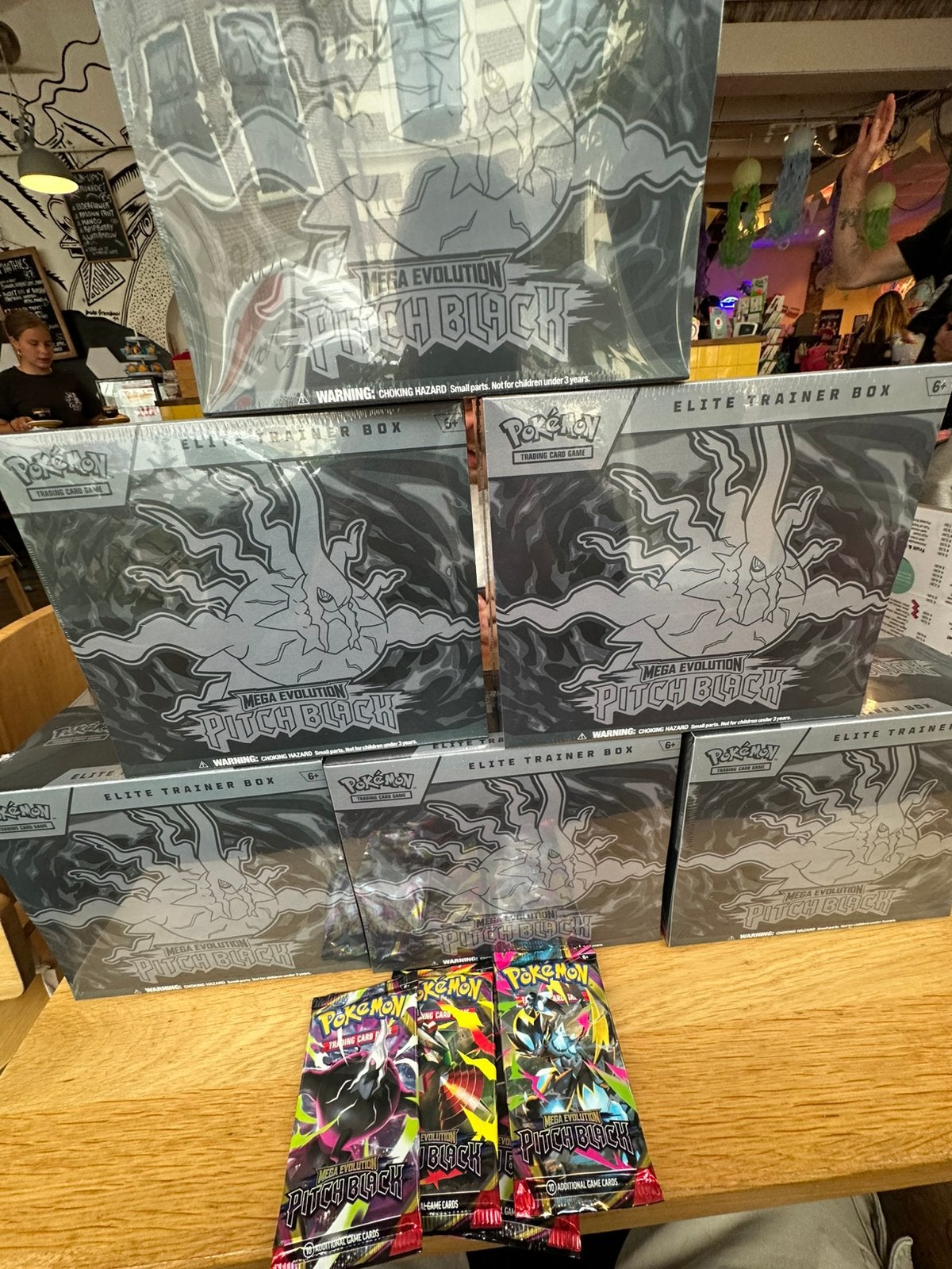 Pokémon pitchblack ETB, Verzenden, Nieuw