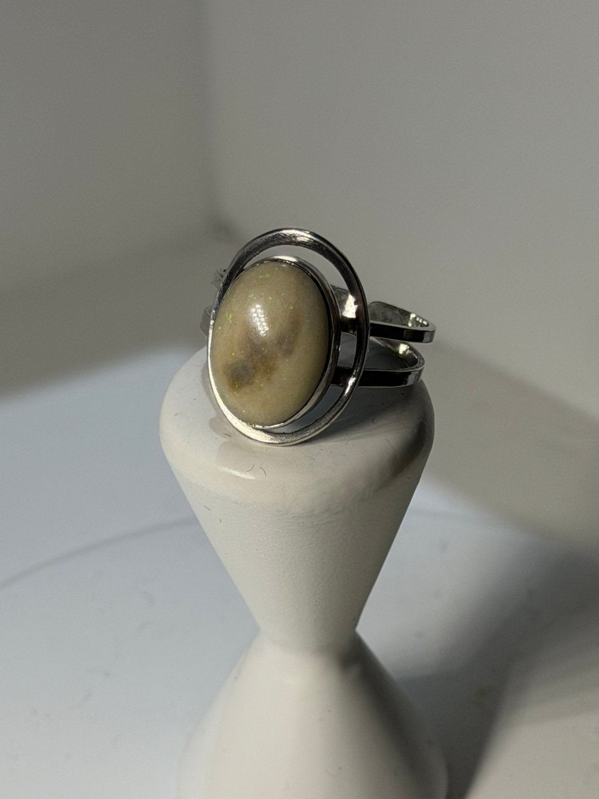 Zilveren ring met Australische matrix opaal (RM 18 / open ), Ophalen of Verzenden, Zo goed als nieuw, 17 tot 18, Met edelsteen