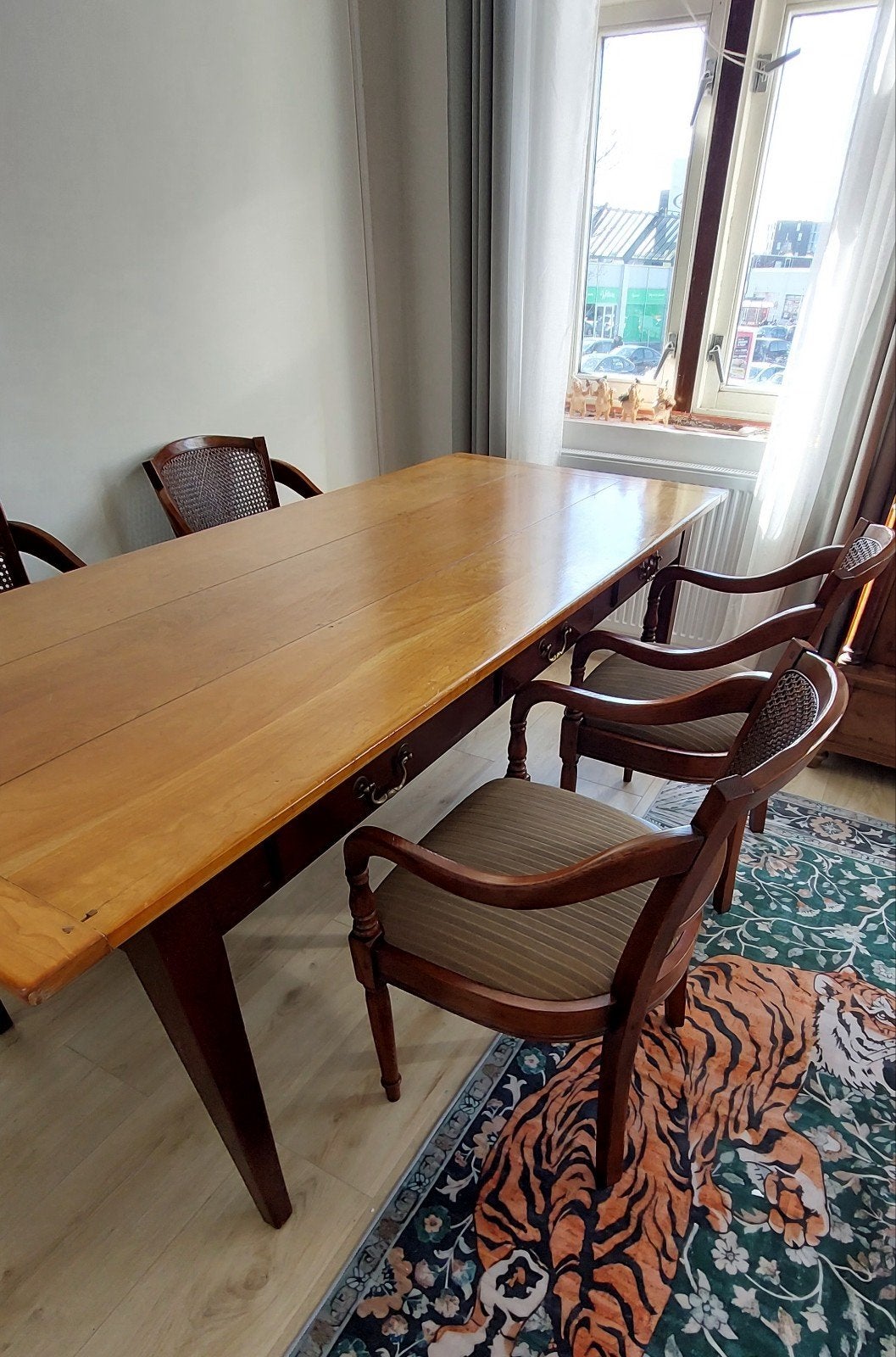 Antieke Kloostertafel met 4 Franse Armstoelen, Ophalen