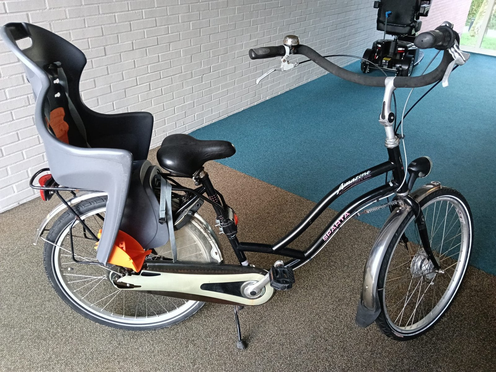 Damesfiets, Ophalen