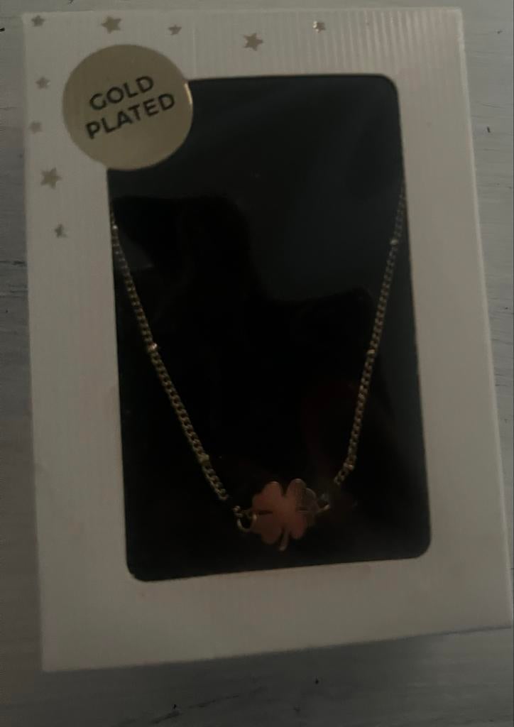 Goudkleurige ketting met klavertje 4, Nieuw, Ophalen of Verzenden, Goud, Overige materialen