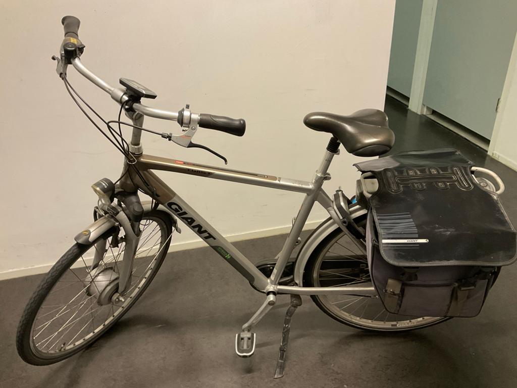 Giant Twist Comfort CS elektrische fiets met fietstassen, Gebruikt, Velgrem, Versnellingen, 57 tot 61 cm