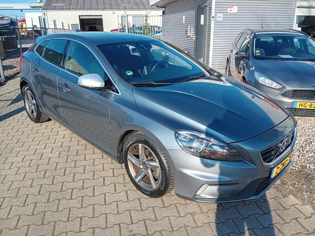 Volvo V40 R-Design 1.6 D2 115PK BJ2014 APK 01-2027 NWE KOPP., Auto's, Volvo, Bedrijf, Te koop, V40, ABS, Airbags, Airconditioning