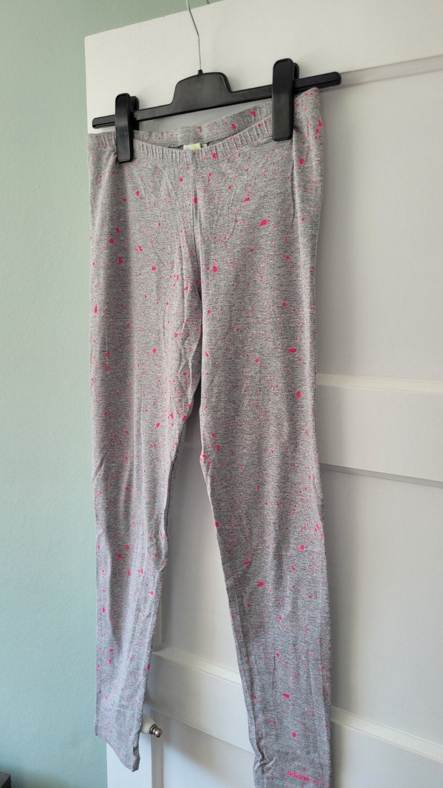 Adidas Neo Legging Grijs met Roze Spetters Maat S, Legging, Maat 36/38 (S), Ophalen of Verzenden, Zo goed als nieuw
