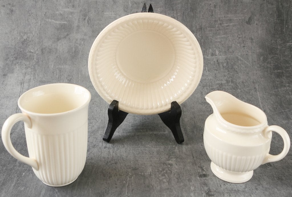 Serviesdelen Wedgwood Edme: mok / schaaltje / roomkannetje, Huis en Inrichting, Keuken | Servies, Ophalen, Gebruikt, Kop(pen) en/of Schotel(s)