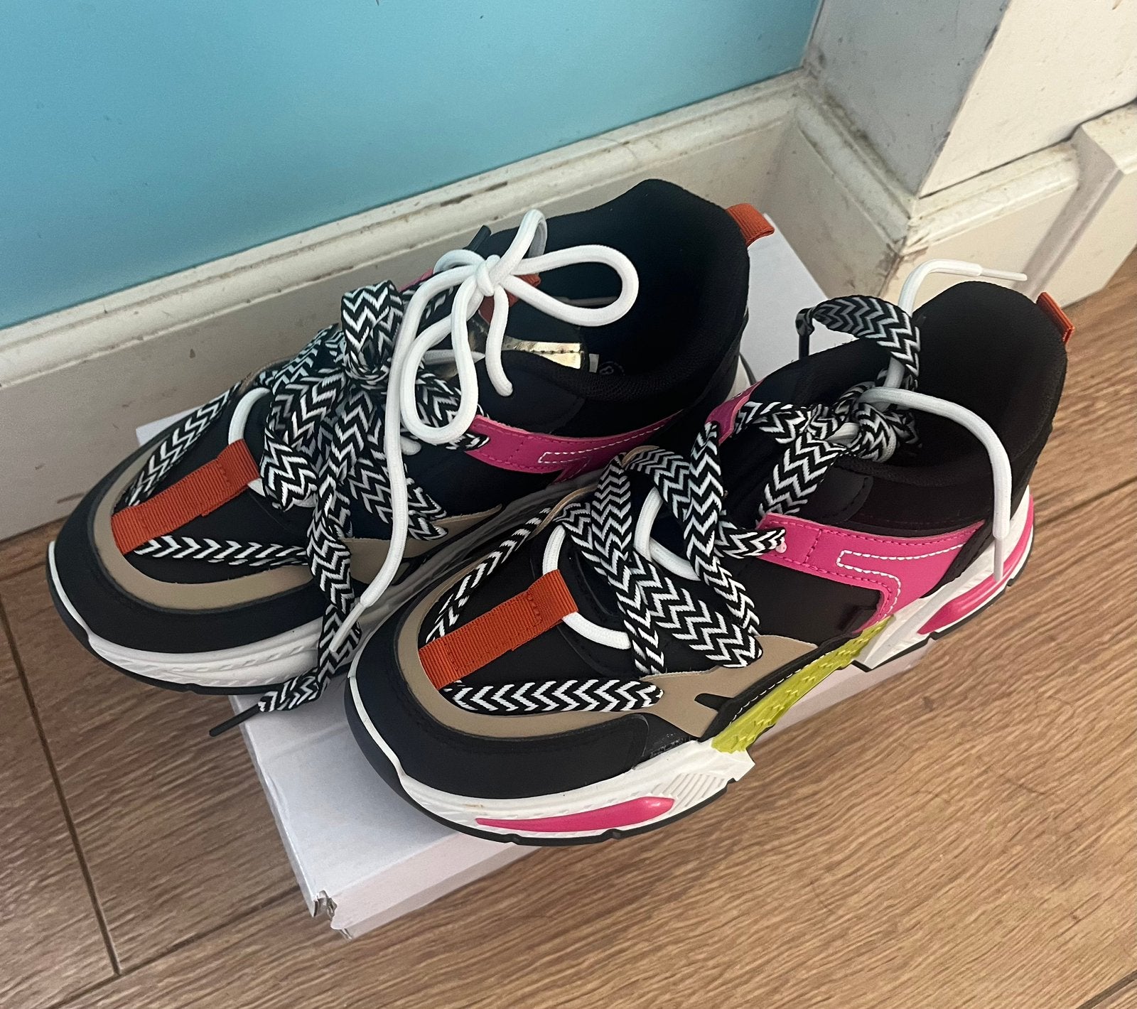 Nieuw in doos sneakers maat 38, Overige kleuren, Ophalen of Verzenden, Sneakers of Gympen, Zo goed als nieuw