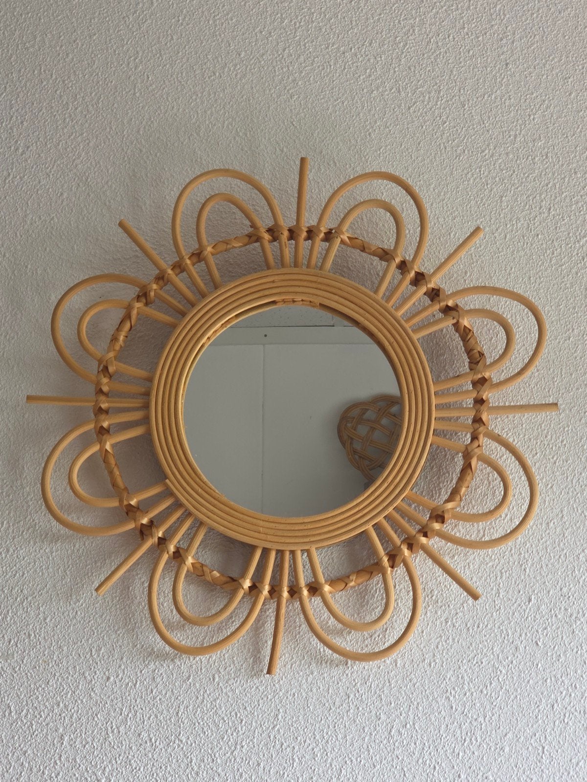 Rotan boho Ibiza stijl wandspiegel bloem, Huis en Inrichting, Woonaccessoires | Spiegels, Minder dan 50 cm, Rond, Ophalen of Verzenden