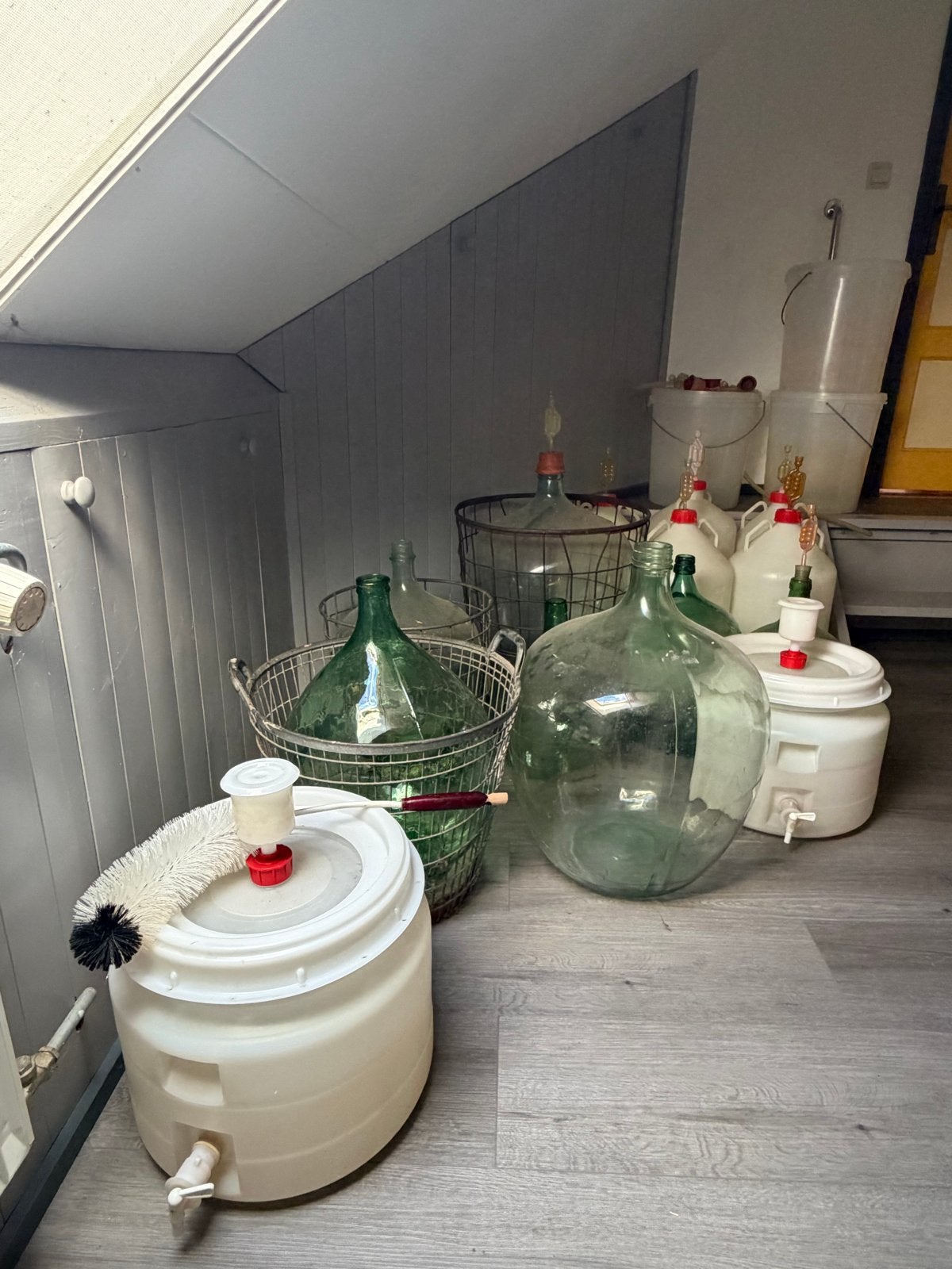 Grote glazen flessen en fermentatievaten voor wijn/bier, Ophalen, Gebruikt