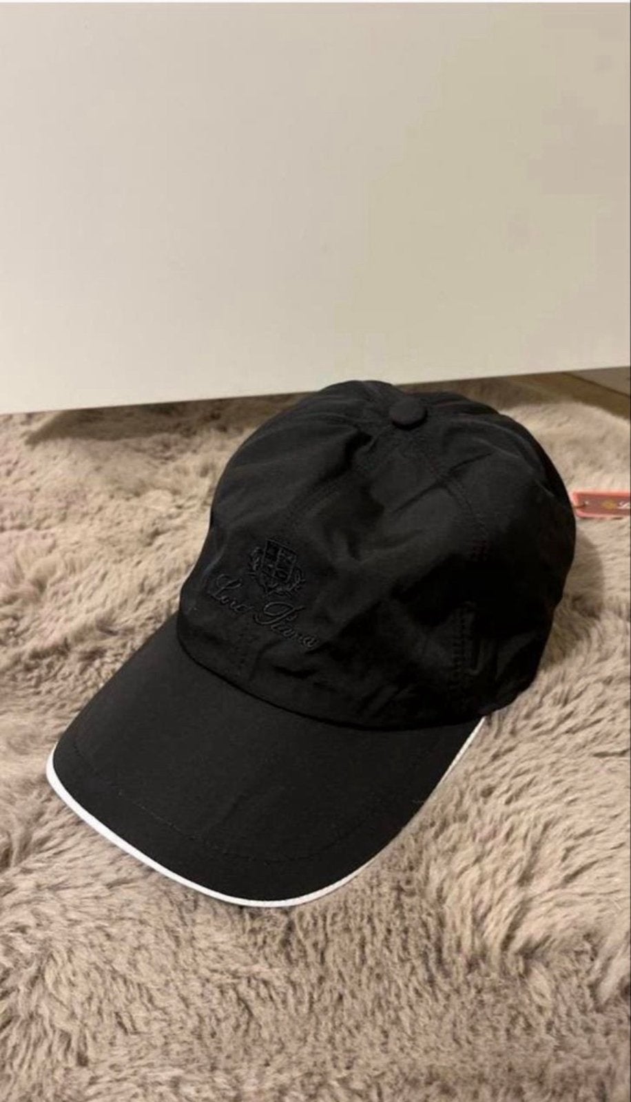 Loro Piana Zwarte Pet met Wit Detail, Kleding | Heren, Hoeden en Petten, Ophalen of Verzenden, Zo goed als nieuw, One size fits all