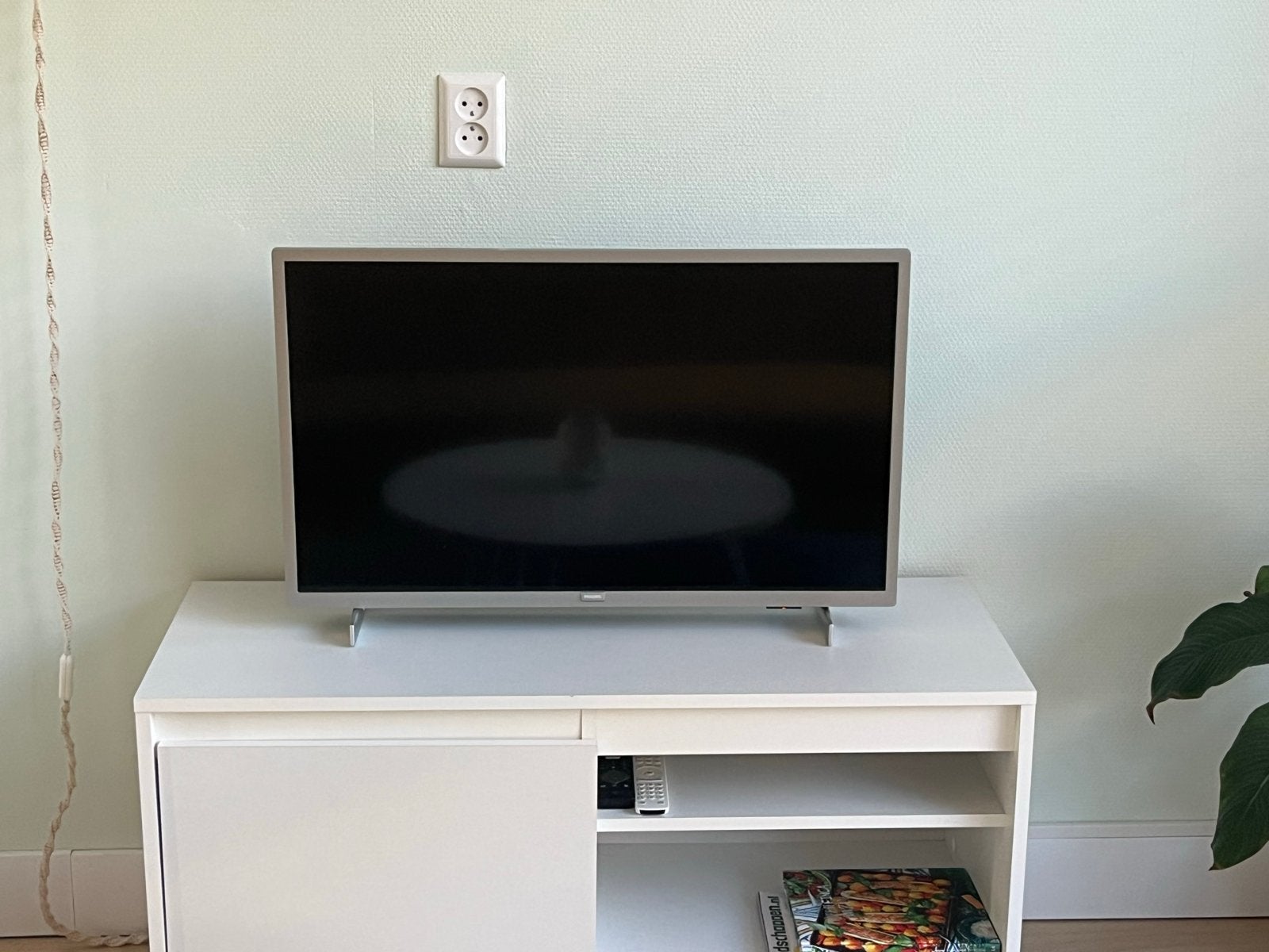 Philips 32 inch Smart TV - Full HD LED