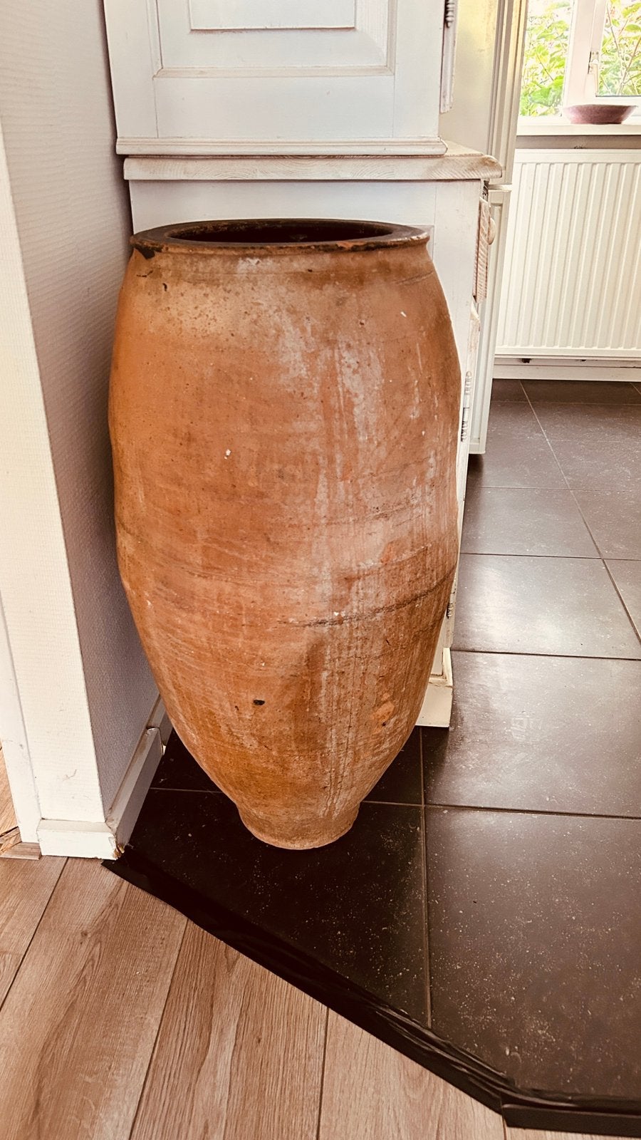 Grote authentieke terracotta pot / kruik XXL, Ophalen, Zo goed als nieuw, Rond, Steen