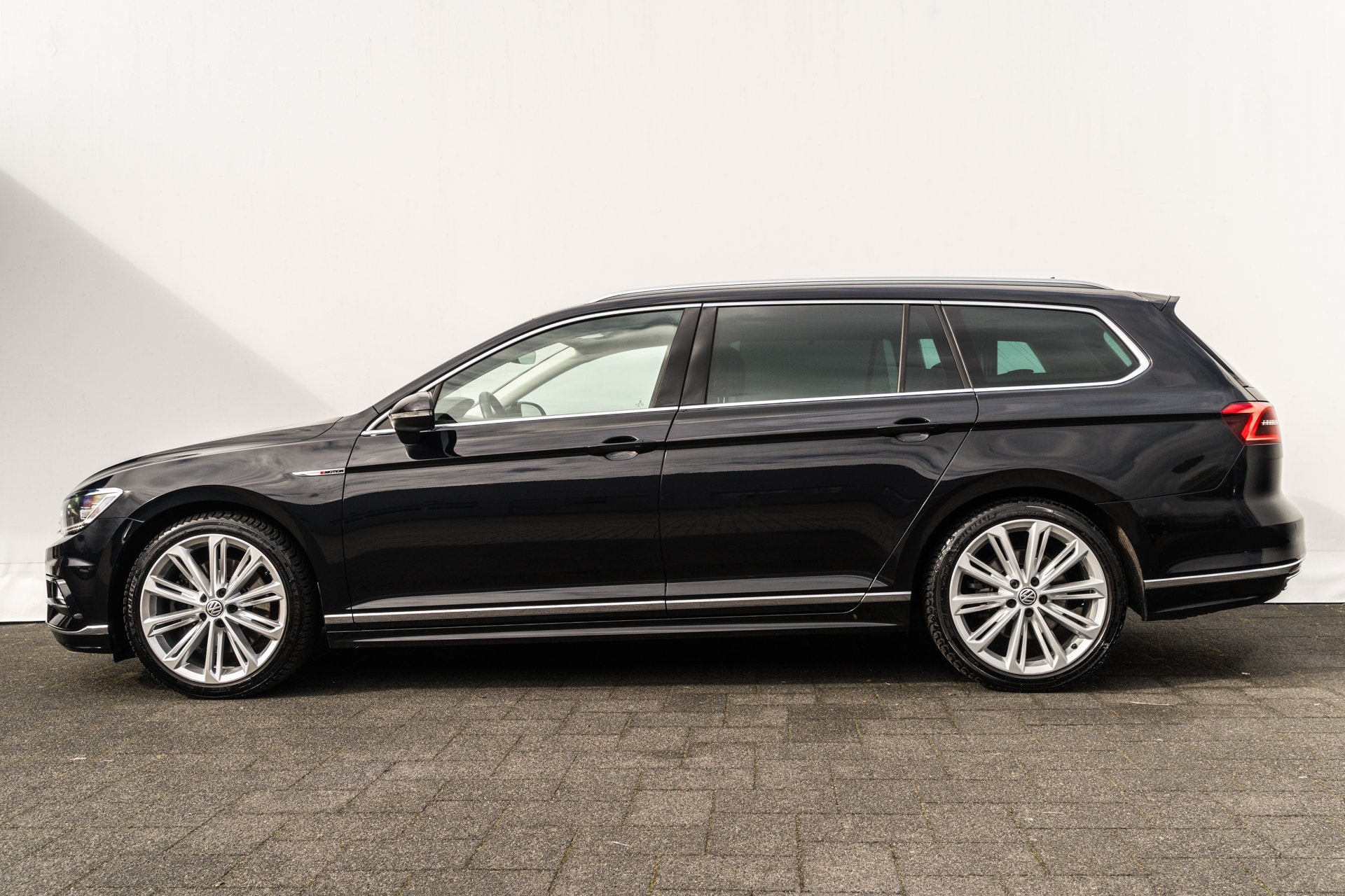 Volkswagen Passat Variant 2.0 BiTDi 4Motion Highline R-Line, Auto's, Volkswagen, Gebruikt, 4 cilinders, Met garantie (alle), Zwart