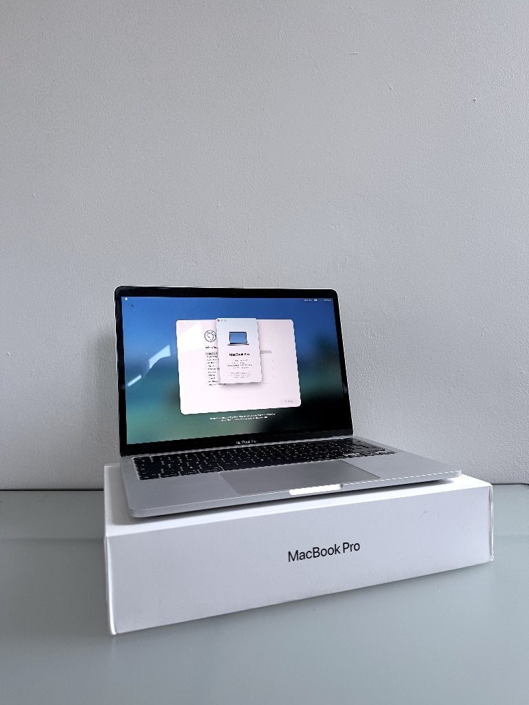 Apple MacBook Pro M1, 13 inch, 16GB RAM, 256GB Opslag, 256 GB, Qwerty, 13 inch, Zo goed als nieuw