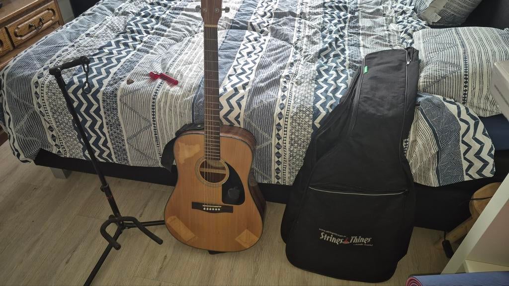 Fender akoustische Gitaar met standaard en hoes, Ophalen, Gebruikt, Western- of Steelstringgitaar, Met koffer