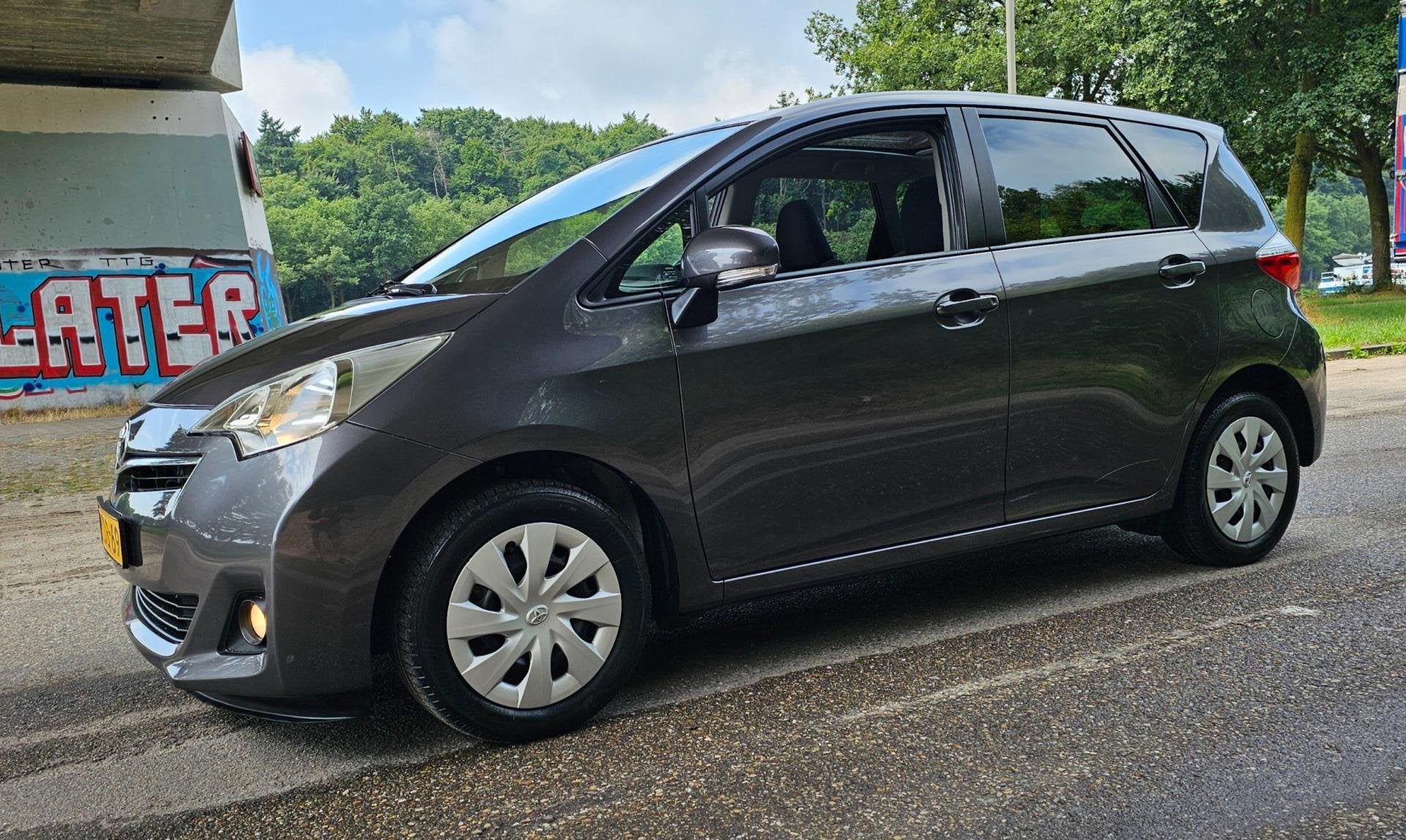 Toyota Verso-S 1.3 VVT-i NL Auto ! 1e Eig ! Panoramadak !, Auto's, Voorwielaandrijving, Euro 5, Gebruikt, 4 cilinders