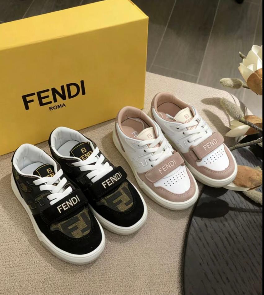 Fendi kindersneakers - kinderschoenen, Kinderen en Baby's, Ophalen of Verzenden, Nieuw, Jongen of Meisje, Schoenen