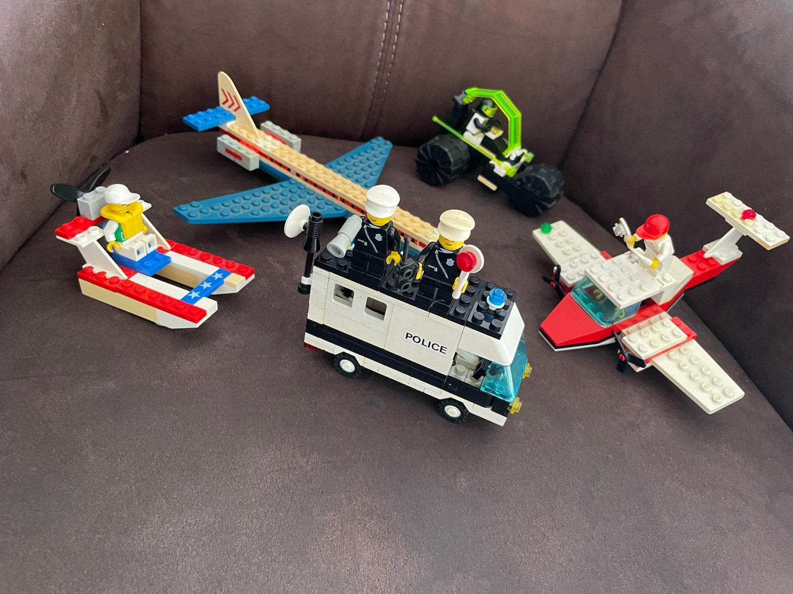 Diverse vintage lego sets: Politiebus, vliegtuigen en meer!, Inclusief minifiguren, Gebruikt, Verzenden, Lego