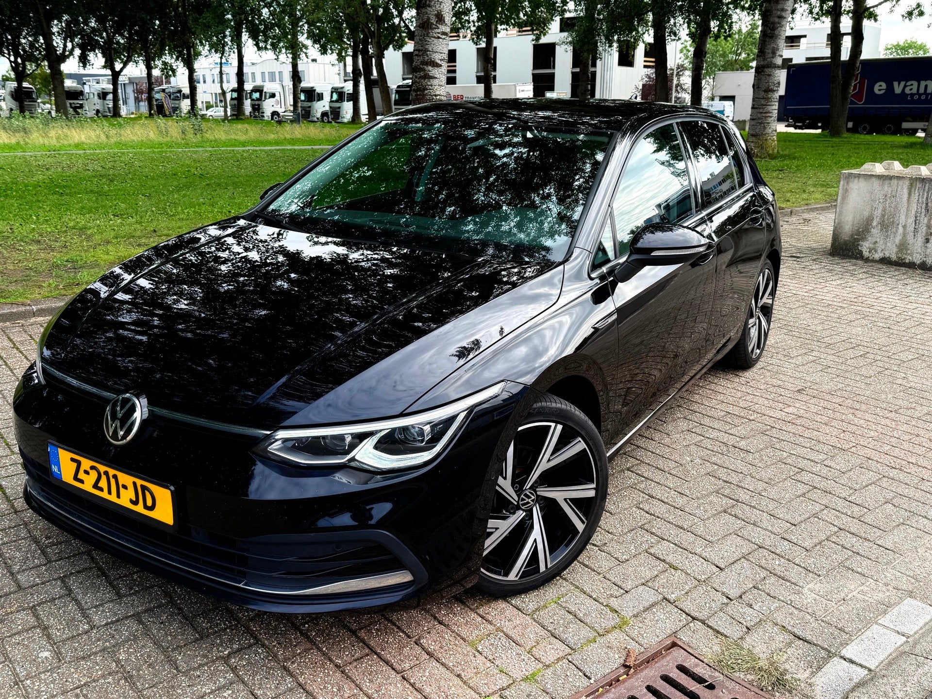 Volkswagen Golf 1.5 eTSI Style IQ light, Auto's, 4 cilinders, 150 pk, Zwart, Bedrijf