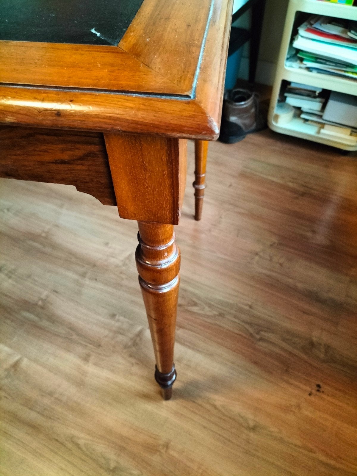 Antieke houten tafel met leren blad, Ophalen of Verzenden