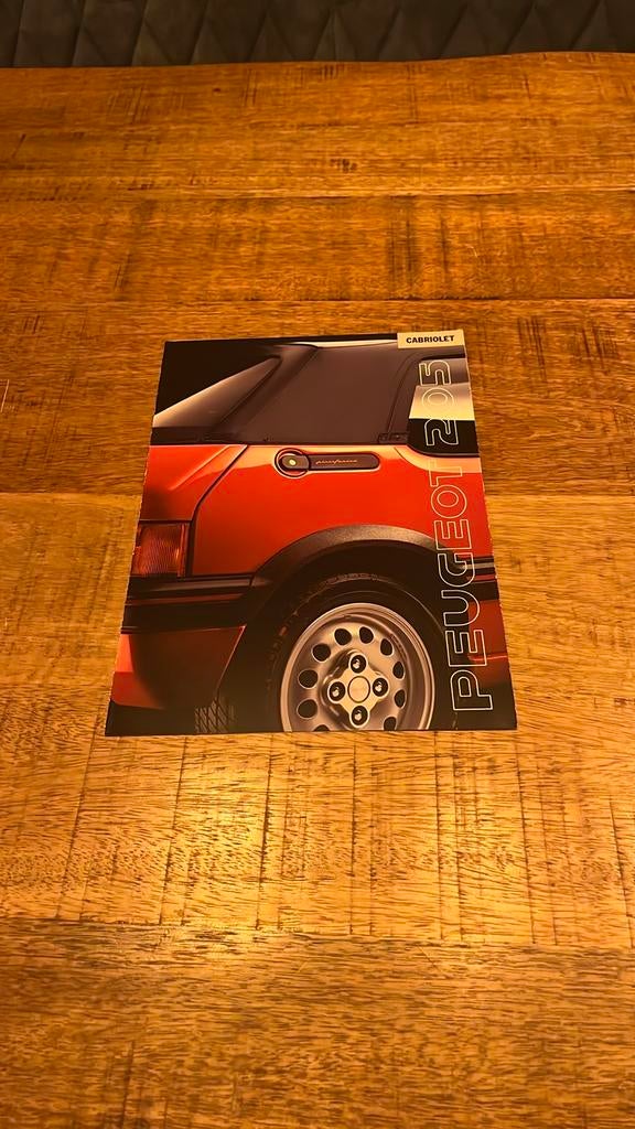 Peugeot 205 CTI Cabriolet Brochure (Nederlandstalig), Boeken, Auto's | Folders en Tijdschriften, Zo goed als nieuw, Peugeot, Ophalen of Verzenden