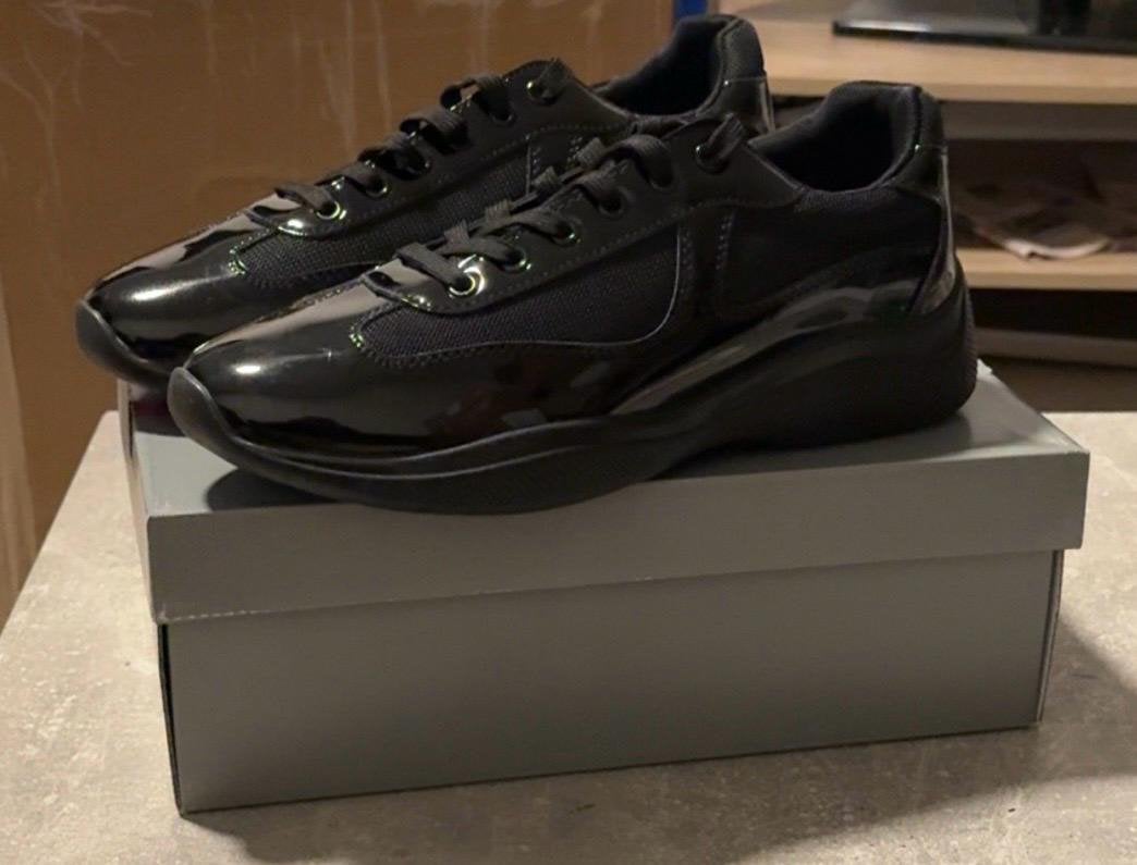 Prada Maat 41, Ophalen of Verzenden, Zo goed als nieuw, Zwart