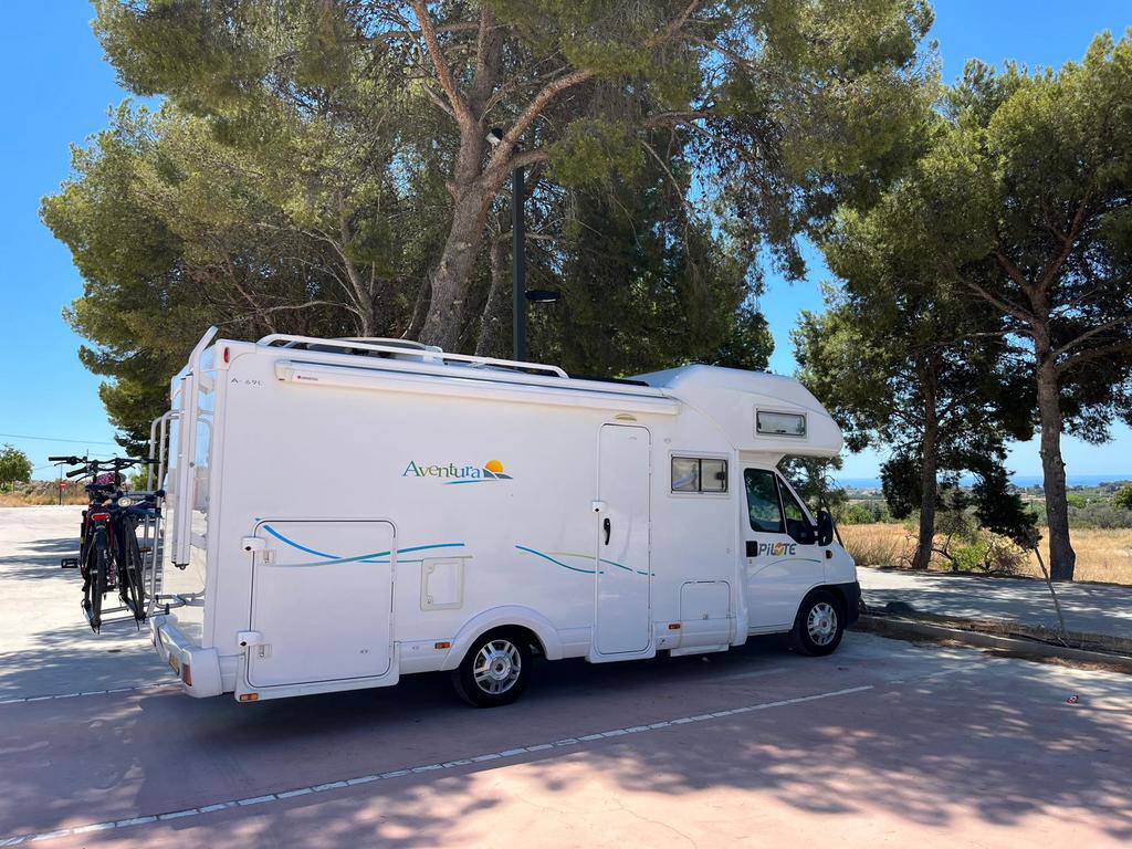 Verlaagd in prijs! Stralende 6 pers Pilote Aventura camper, Caravans en Kamperen, Campers, Standaard zit, Ringverwarming, Fiat