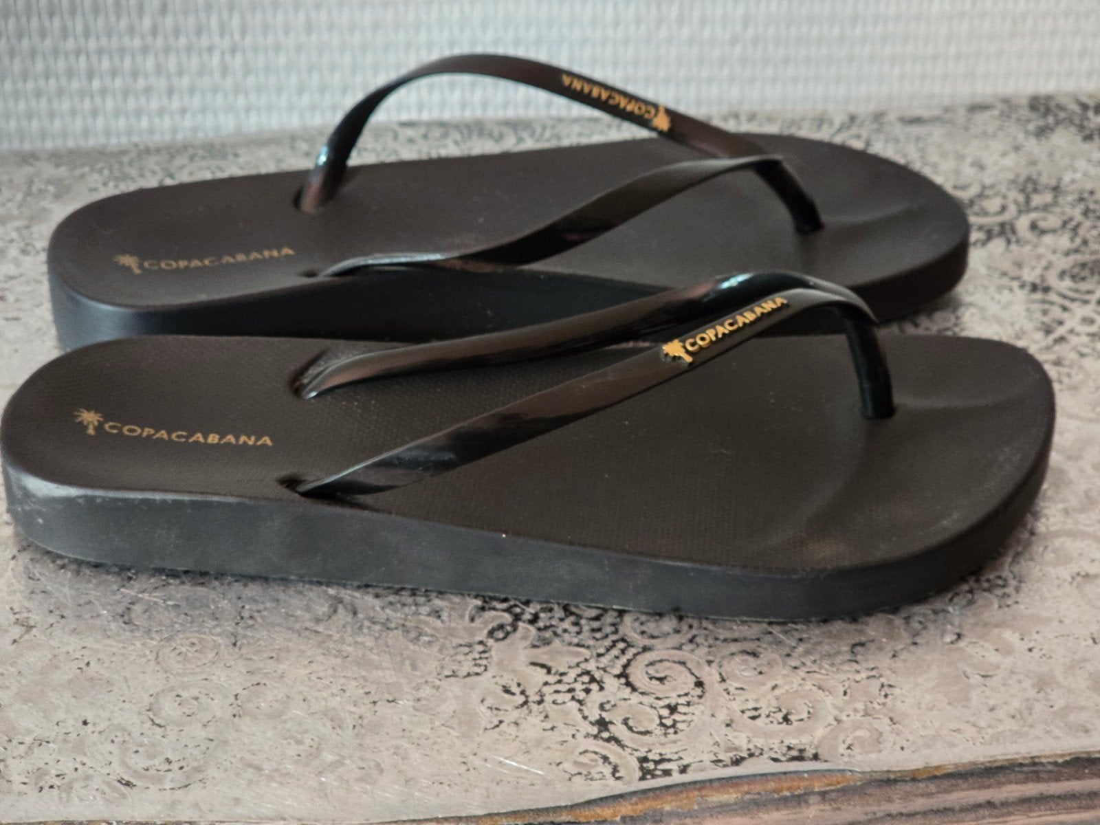 Copacabana zwarte slippers maat 35/36, Meisje, Schoenen, Ophalen of Verzenden, Copacabana