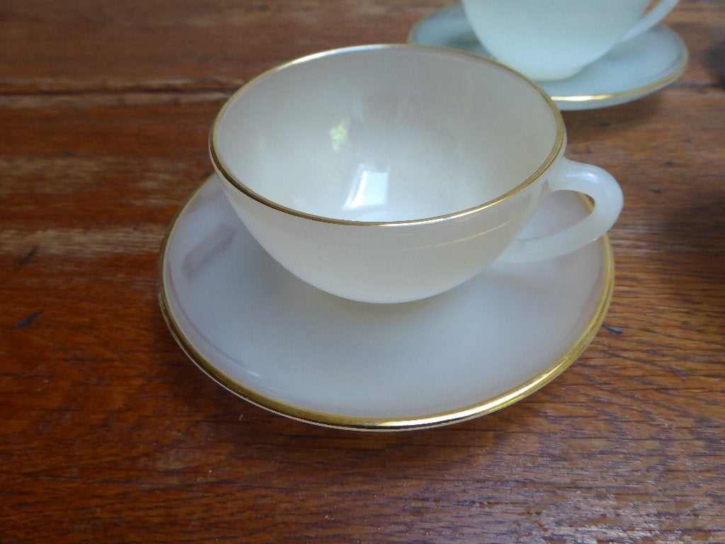 5 vintage opaline kopjes + 4 bordjes, Arcopal Harlequin, Ophalen of Verzenden