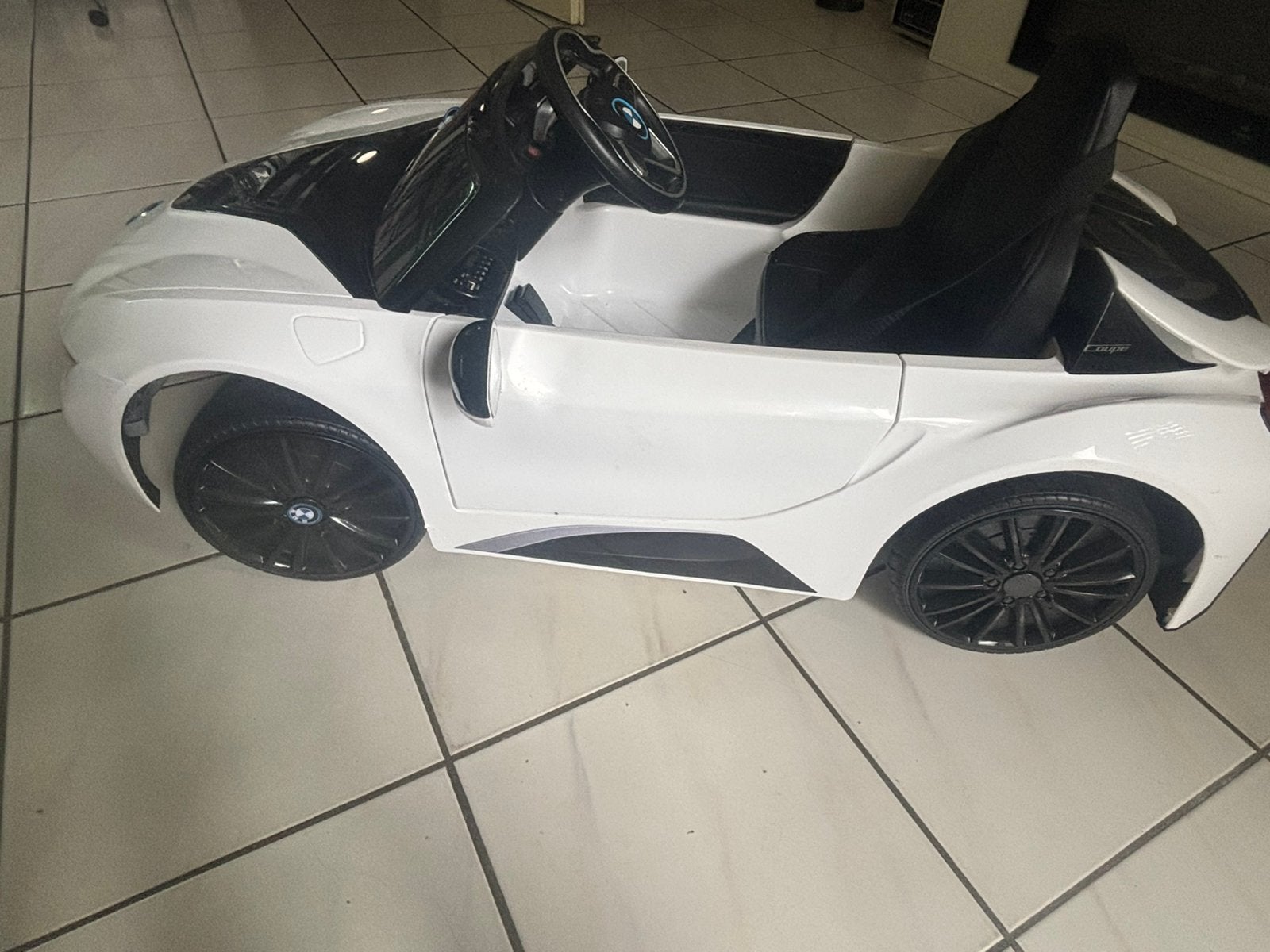 Kinderauto wit electrisch  BMW, Ophalen of Verzenden, Zo goed als nieuw