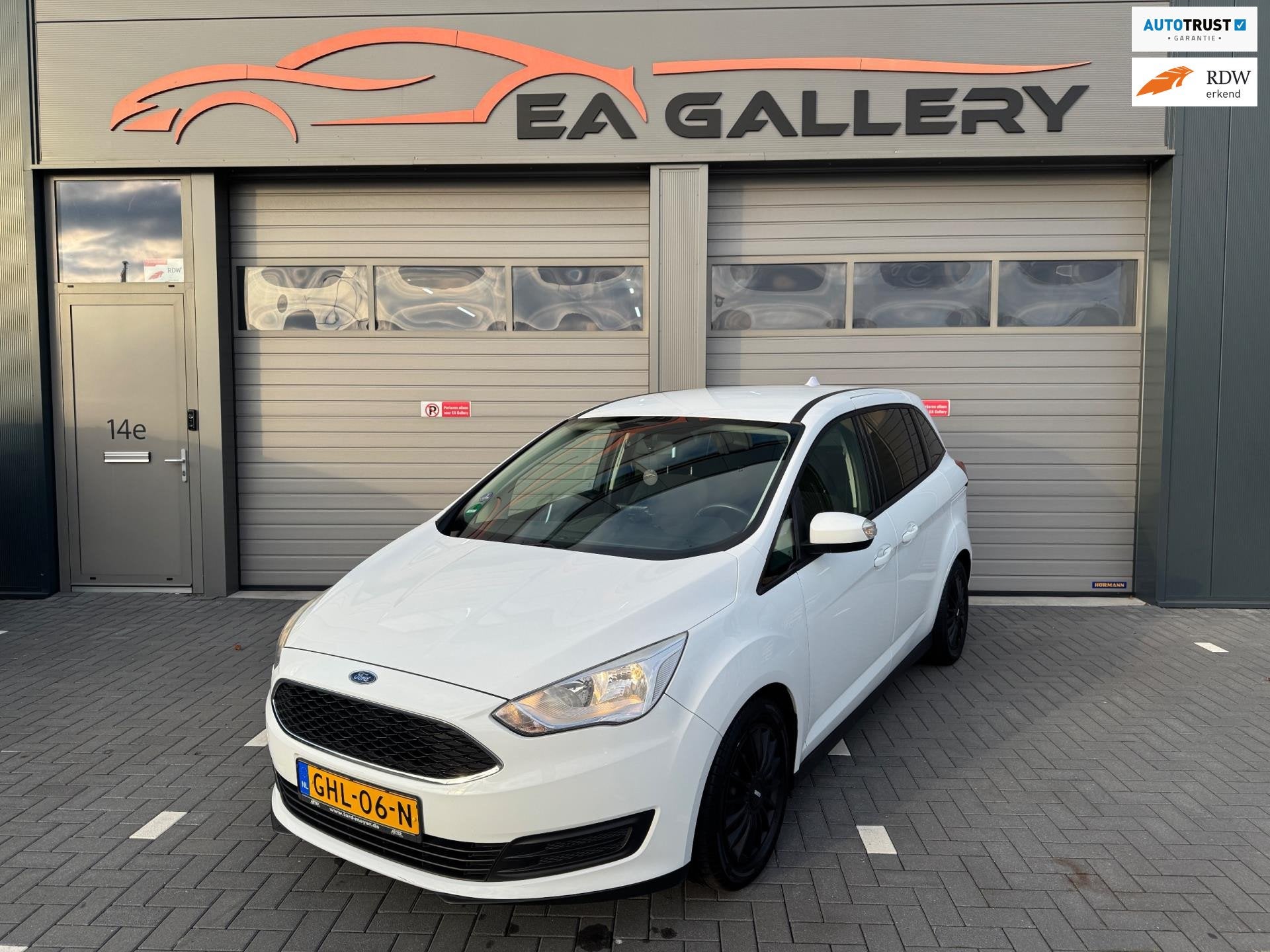 Ford GRAND C-MAX 1.0 Ambiente | CarPlay | Camera | Airco |, Voorwielaandrijving, 745 kg, Gebruikt, Euro 6